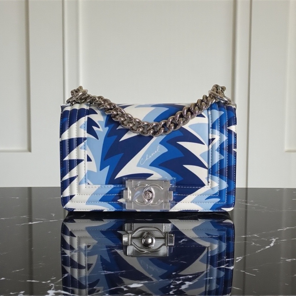 New CHANEL Boy Calfskin Leather Handbag with COA and Dustbag